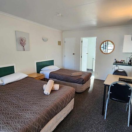 Bulls Motel&Holiday Park Halcombe Dış mekan fotoğraf